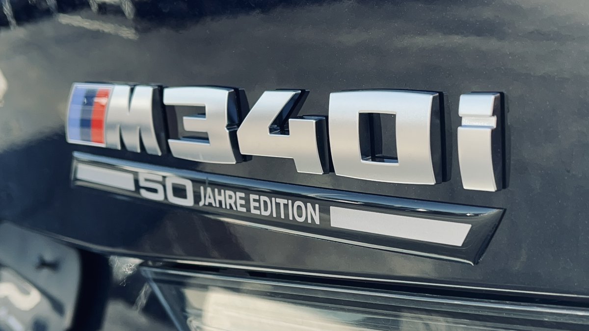 GraysonBMW's tweet image. Available!  The 2026 M340i xDrive 50 Jahre Edition.  Stock 11902w.   Limited Edition 
-Extended Merino Leather
-M Performance Exhaust
-Carbon Fiber Rear Spoiler/Carbon Fiber Trim

Info: graysonbmw.com/new/BMW/2026-B…

#jahreedition #3Series #bmwlife #bmwenthusiast #m340i #mpower #bmwm