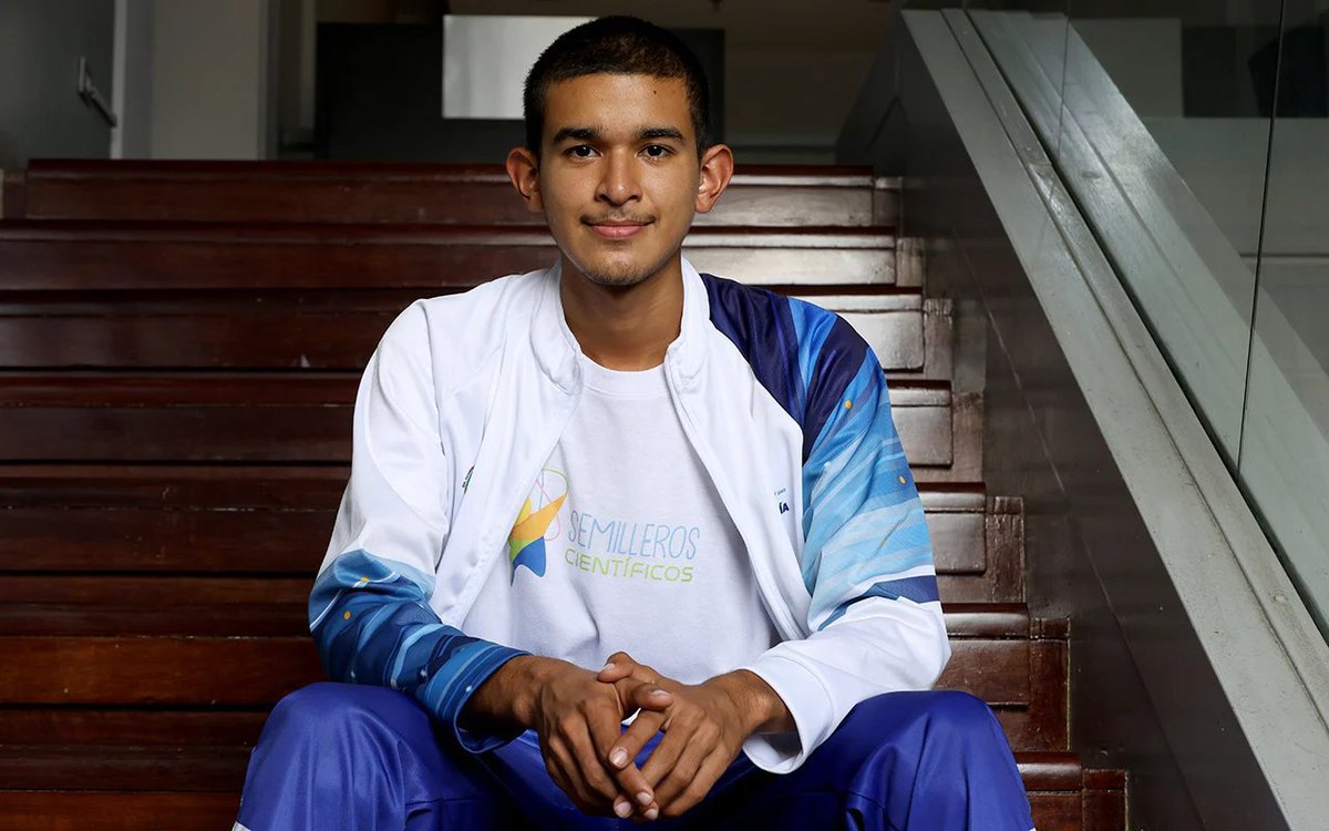 Noryarly07's tweet photo. El venezolano César Leal obtuvo la medalla de plata en la International Youth Math Challenge, competencia que reunió a más de 36.000 estudiantes de 140 países. #zarcia #zonauang #venezuela #bambam https://t.co/NjY8B30LC5