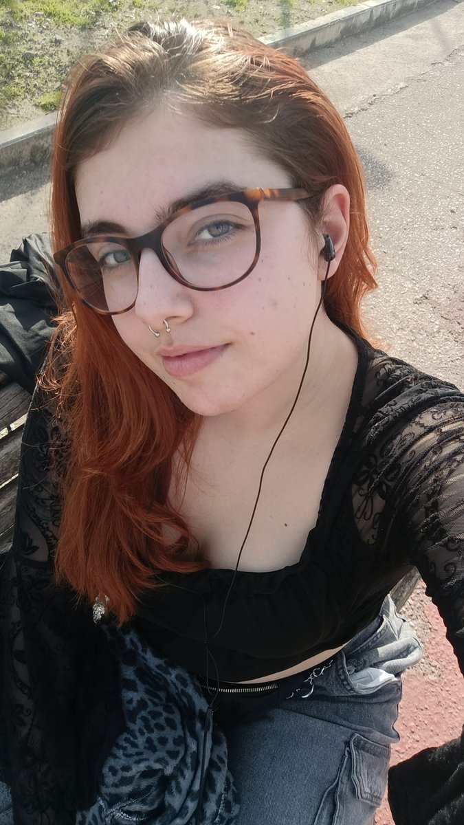 lunawine 🌙 tweet media