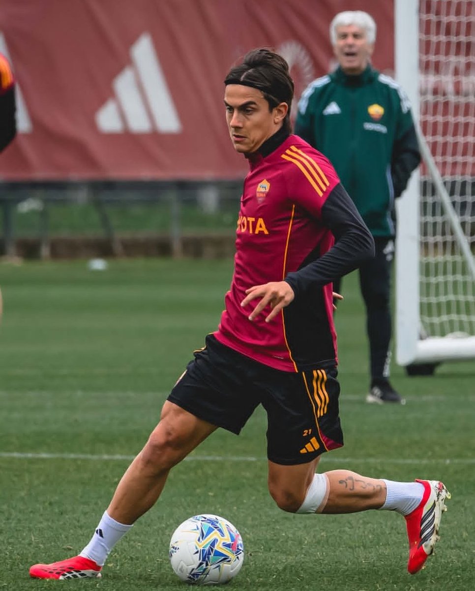 #Gasperini che dietro urla a #Dybala: "Se te fai male più tardi te dò il resto"

#ASRoma #RomaJuventus