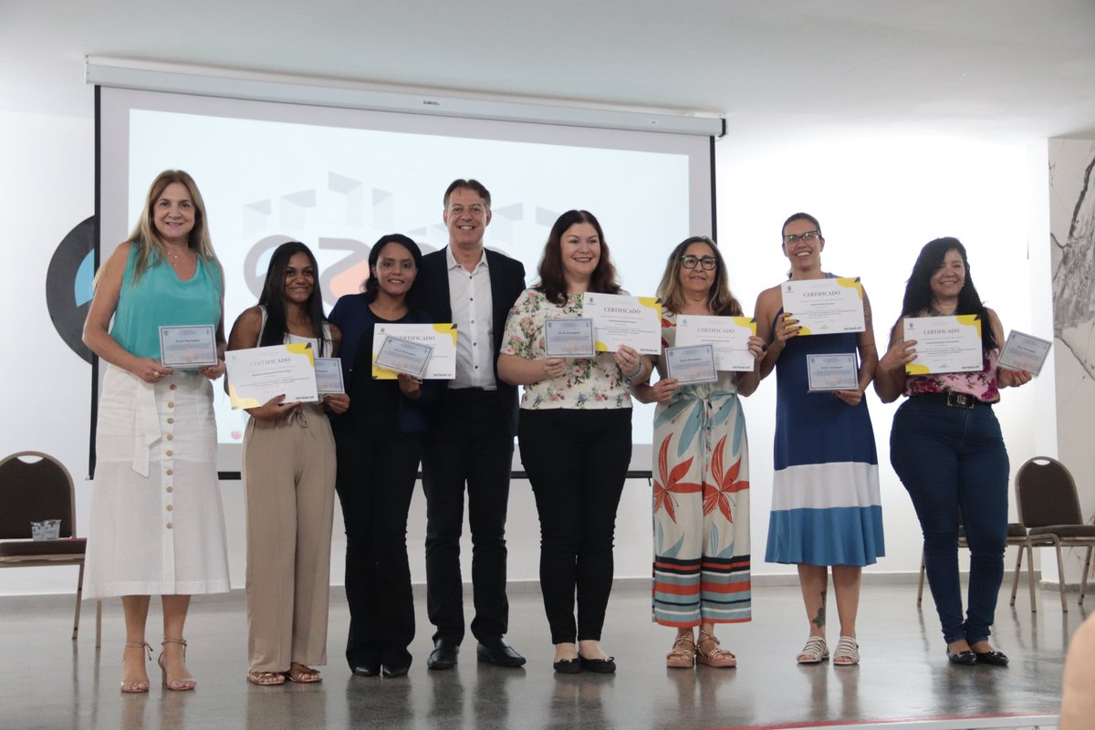 detrandfoficial's tweet image. Professores da rede pública já podem se inscrever no curso Mobilidade e Trânsito. Formação de 120h/a oferecida pelo #DetranDF é certificada pela Eape; aulas começam em 26 de março.
Veja mais em: detran.df.gov.br/w/professores-…