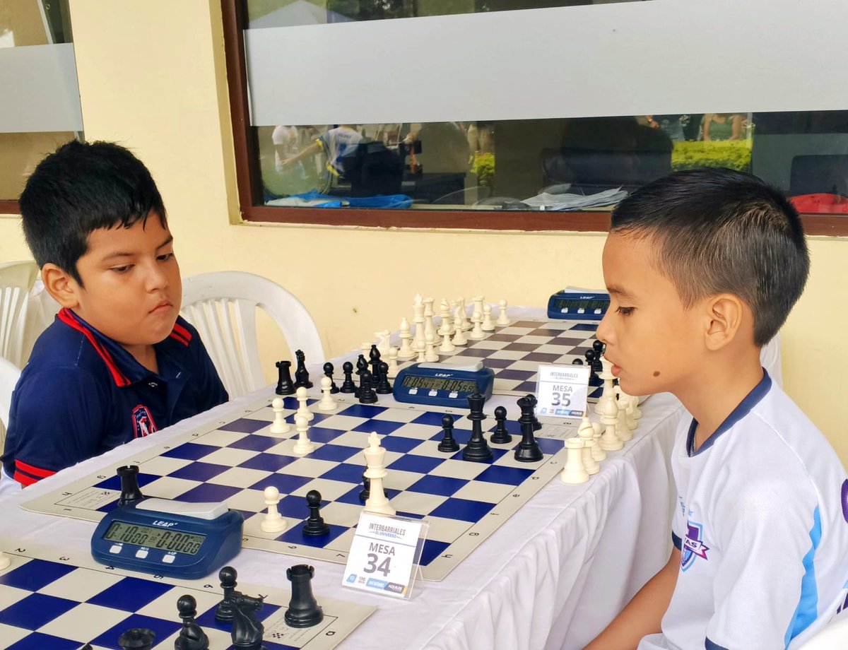 Deportes_Guayas's tweet photo. 🔥 ¡Tablero en llamas!♟️

✅️ En la II jornada del Interbarrial de Ajedrez - Diario El Universo, nuestra categoría sub-10, representada por deportistas de Durán y El Triunfo, brilló por su estrategia y planificación, dejando en alto a la @PrefGuayas.

#GuayasHace https://t.co/XvSdhf0Jeh