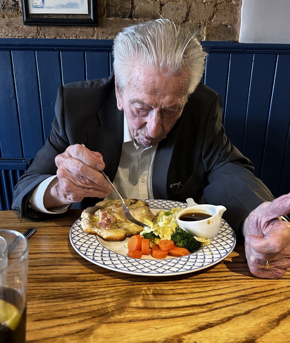 julhat's tweet photo. Took my Dad for lunch today 😍 https://t.co/U4FK3Pk6zn