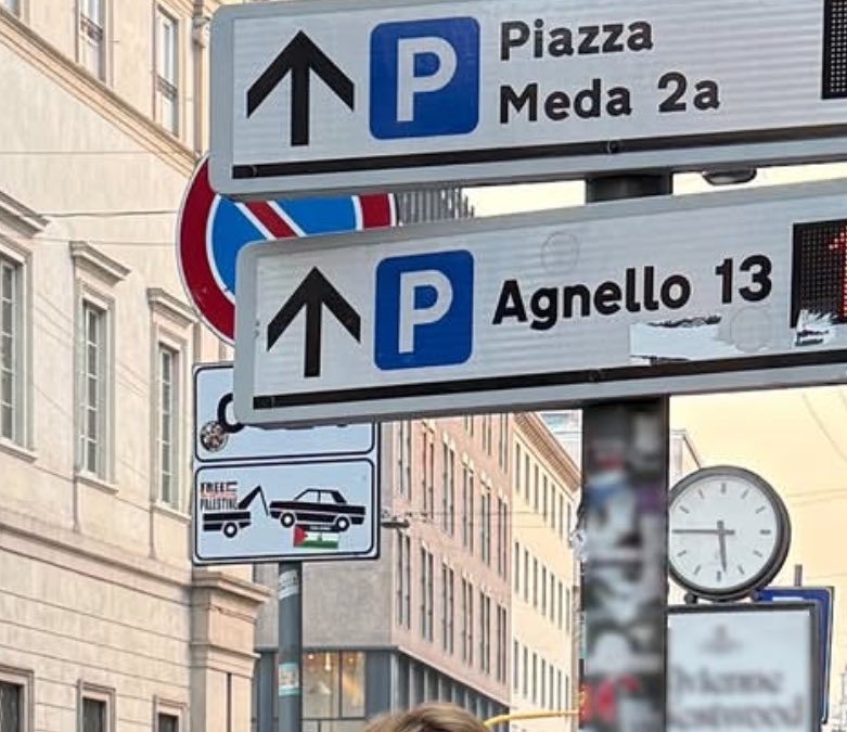 Innie leaving the “Free Palestine” and  « 🇵🇸 » unblurred is EVERYTHING to me idc WE LOVE HIM