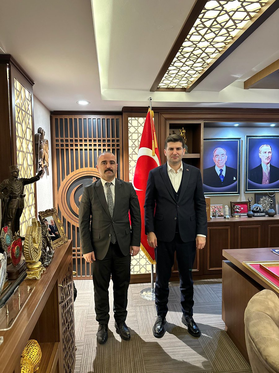 Ülkü Ocakları Genel Başkanımız, yolbaşçımız Sayın Ahmet Yiğit Yıldırım beyefendiyi ziyarette bulunup emir ve talimatlarını aldık.

Sayın Genel Başkanımız Malatyalı hemşehrilerimize ve Ülküdaşlarımıza selamlarını ilettiler. 

Bir ömür emrindeyiz Sayın Genel Başkanım🇹🇷