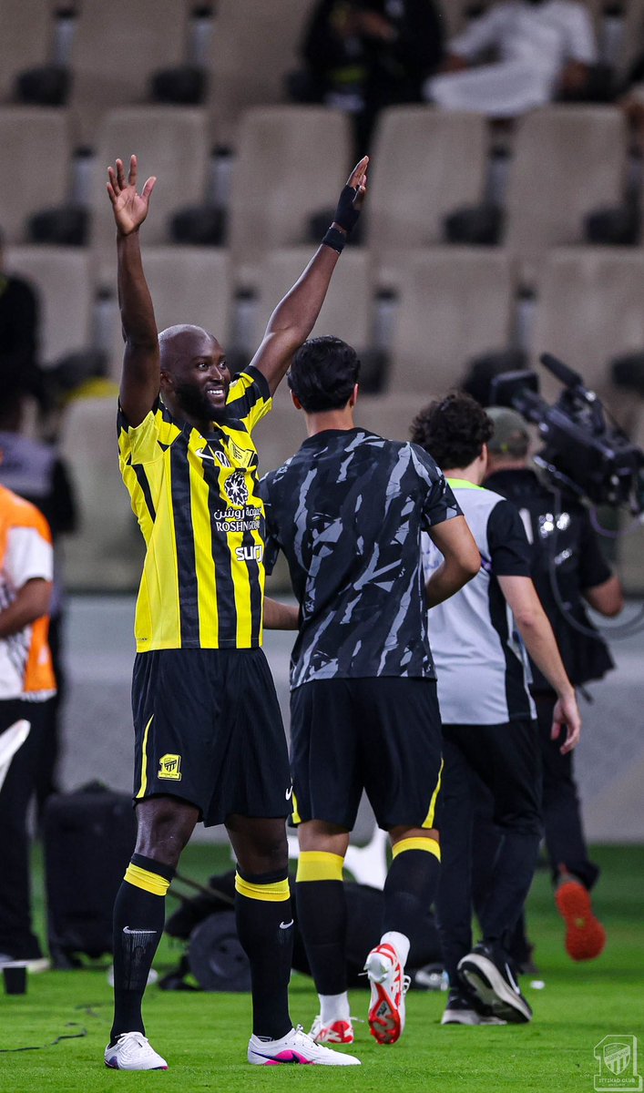 ITTI MANIA - اتي مانيا tweet media