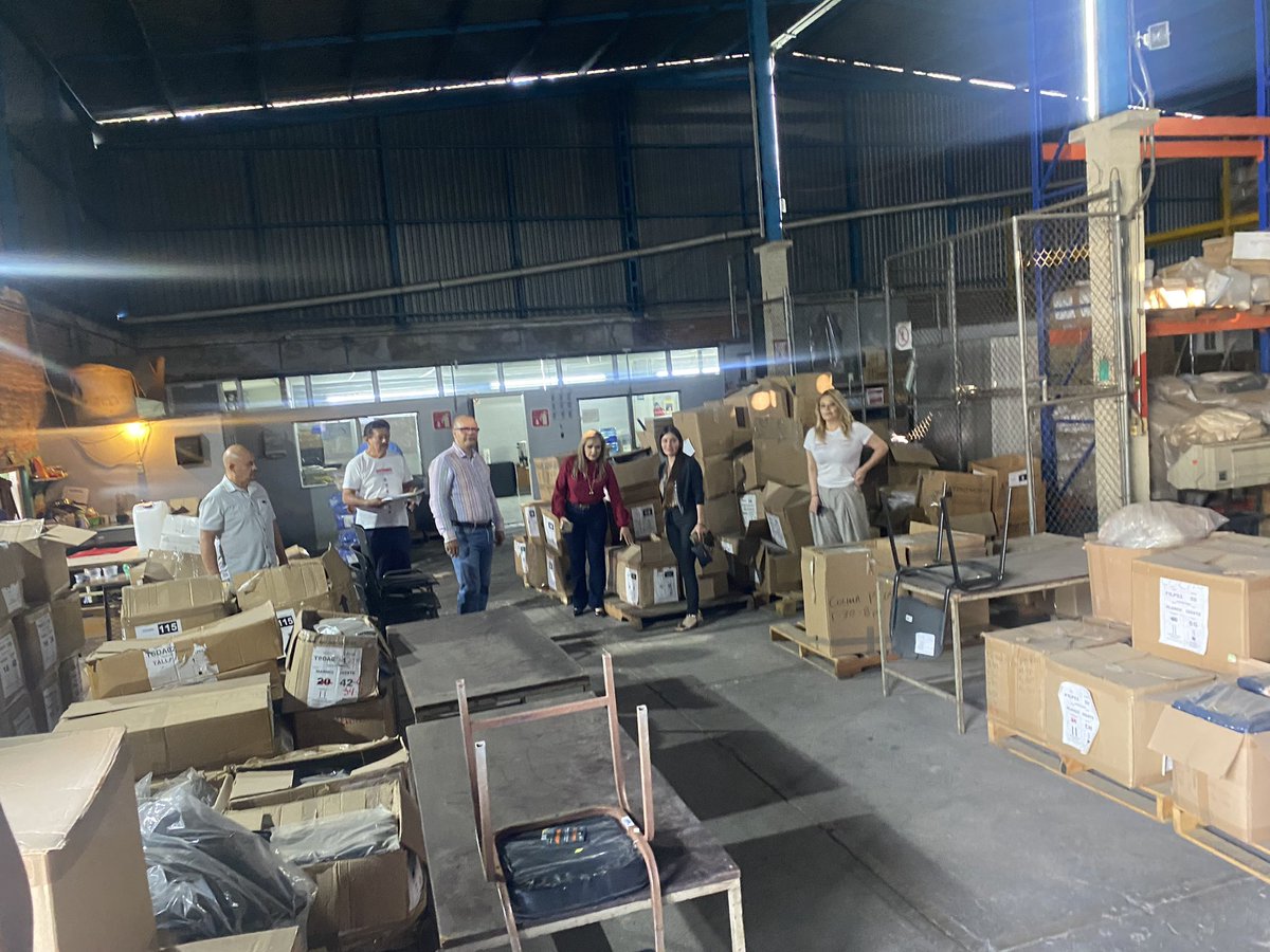 IsssteColima_'s tweet photo. El día de hoy acudimos al almacén del #ISSSTEColima en donde se realizará el 2do “Tequio Elena Arizmendi” con la participación de las y los trabajadores que realizarán una labor de limpieza en este espacio para mejorar nuestro Instituto. https://t.co/2L67sKk3vD