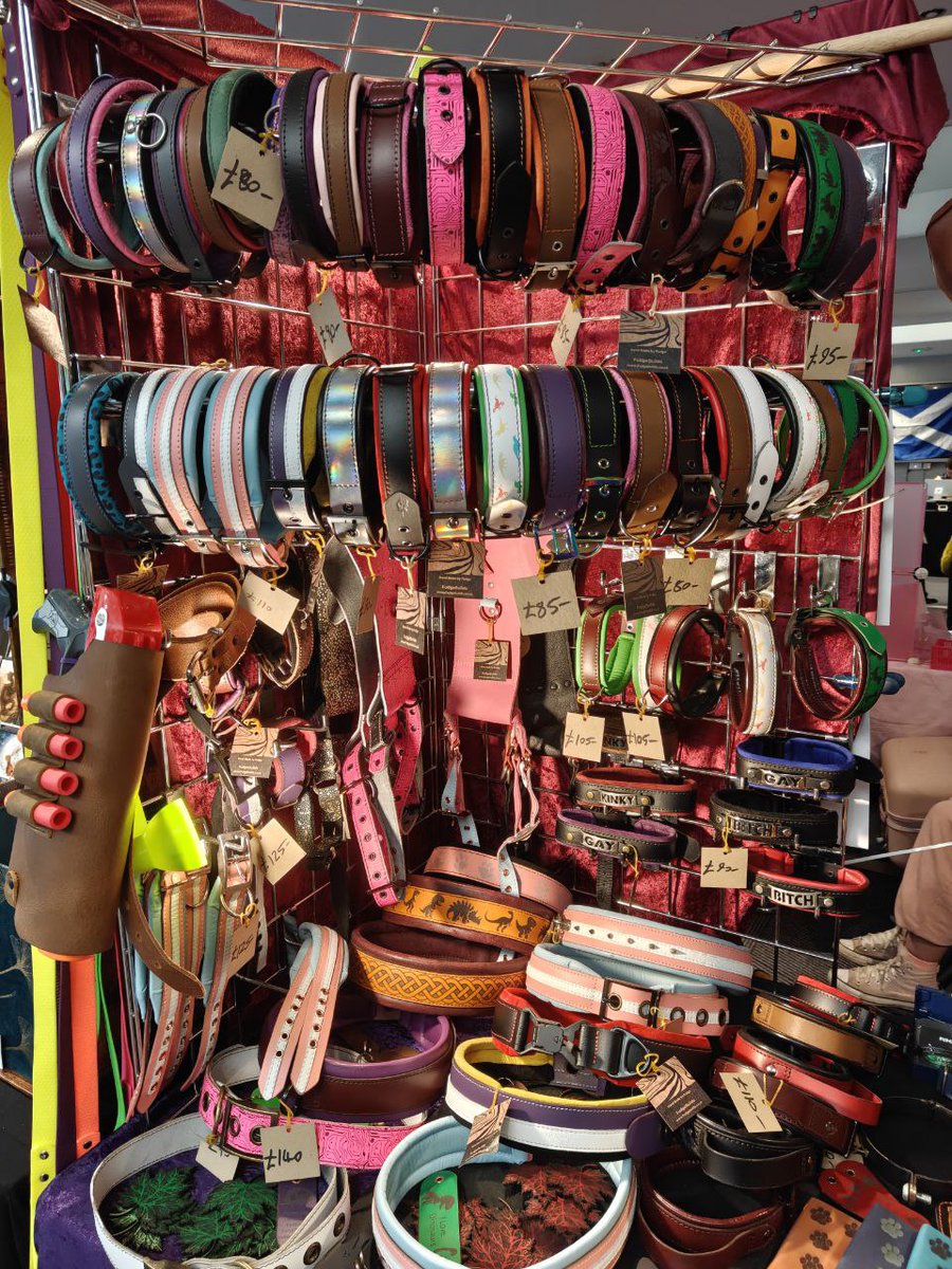 FudgeBuilds's tweet photo. Come find us at the #LondonAlternativeMarket this Sunday! Our range of kink gear and accessories include comfortable new hexa collars and cuffs
https://t.co/SUbJolF7au https://t.co/CPf764YYmP