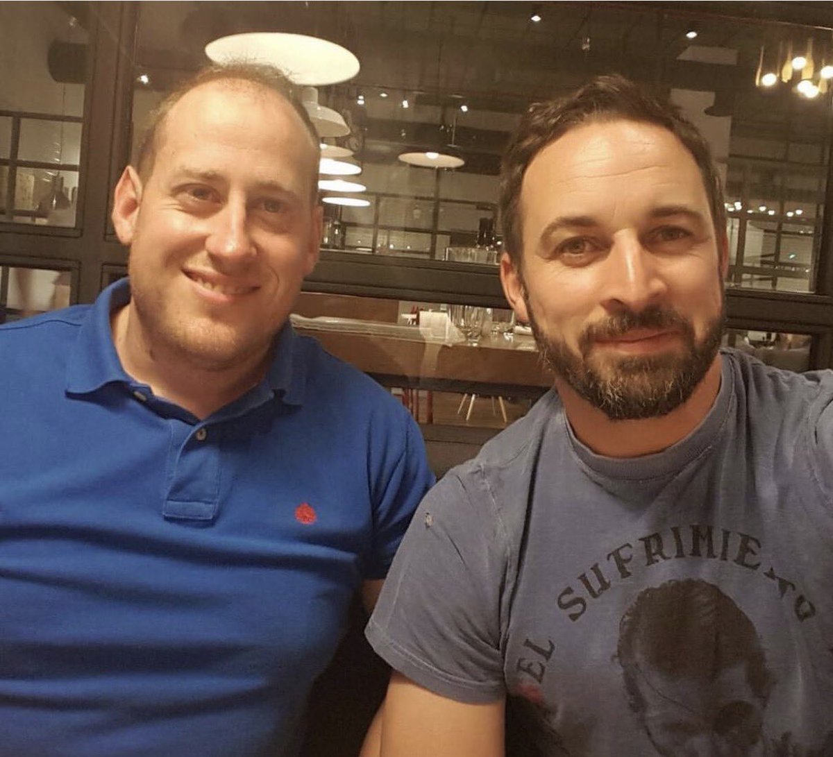 Amigos, antes que compañeros de partido. 
Gracias <a href="/Santi_ABASCAL/">Santiago Abascal 🇪🇸</a> 
por tu sacrificio personal por España. 🇪🇸