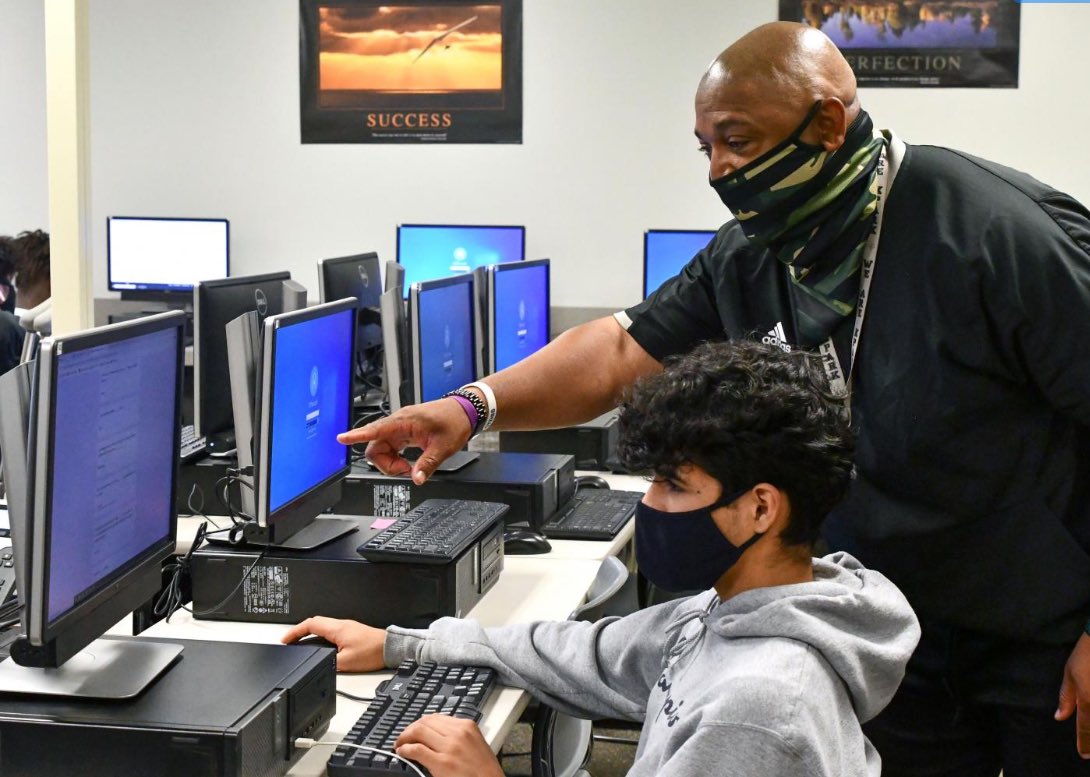 KPHSNTHS's tweet image. CTE Teacher Shoutout: Coach James Showers- Business
Preparing students for success in business and beyond. #CTEMonth #HumbleCTE #WeAreKPark @HumbleISD_KPHS @HumbleISD_CTE