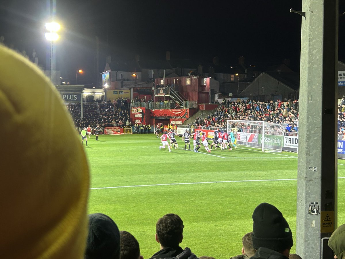 jamahon's tweet photo. Dundalk (H) 2-0 at the halt time oranges https://t.co/zWlk5vkJhL