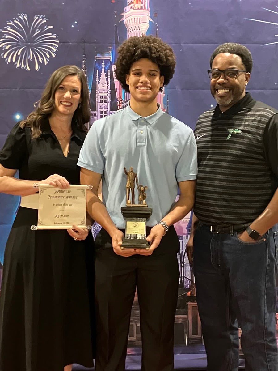 AJMason22's tweet photo. Thankful and humbled to be selected as the “Smithville Jr Citizen of the Year” for my service to our community, being a drug and alcohol free role model and mentor to younger generations. @SmithvilleCOC @SmithvilleMOCIA https://t.co/ElKuI8w1Un