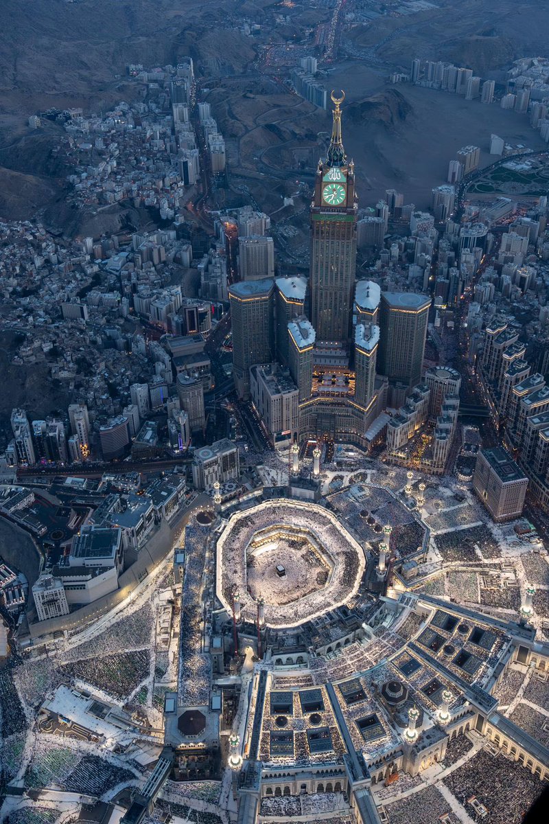 ملايين المعتمرين يفدون إلى بيت الله الحرام، يؤدّون مناسكهم بيسرٍ وطمأنينة، في أمنٍ وأمان، ضمن منظومةٍ متكاملةٍ من الخدمات سُخّرت بعناية لخدمتهم.

#حياكم_الله