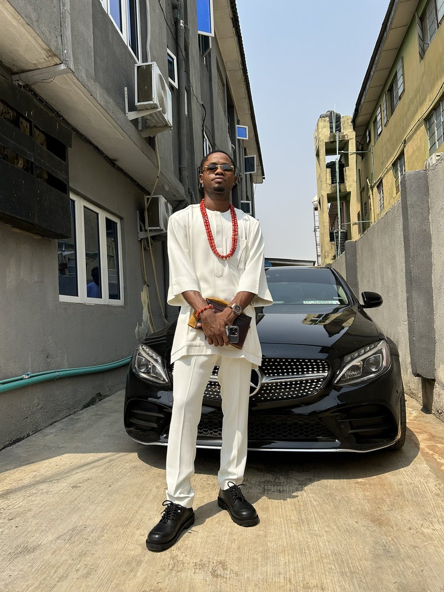 1mechocho's tweet photo. I envy una wey Dey kpo, person go just Dey face life with clear eye 😩😂 https://t.co/UX6xiHy5My