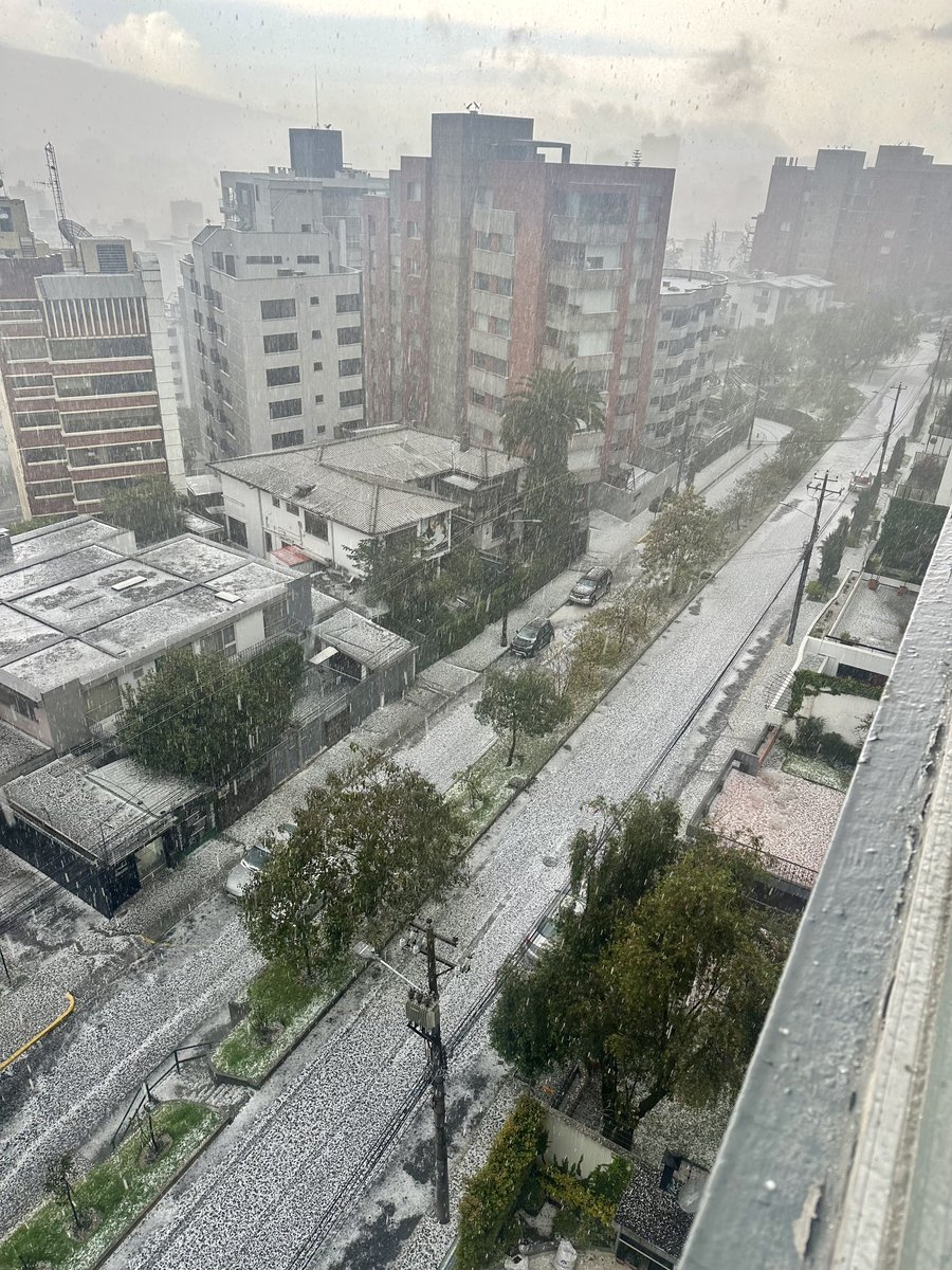 Tremenda granizada en la capital.