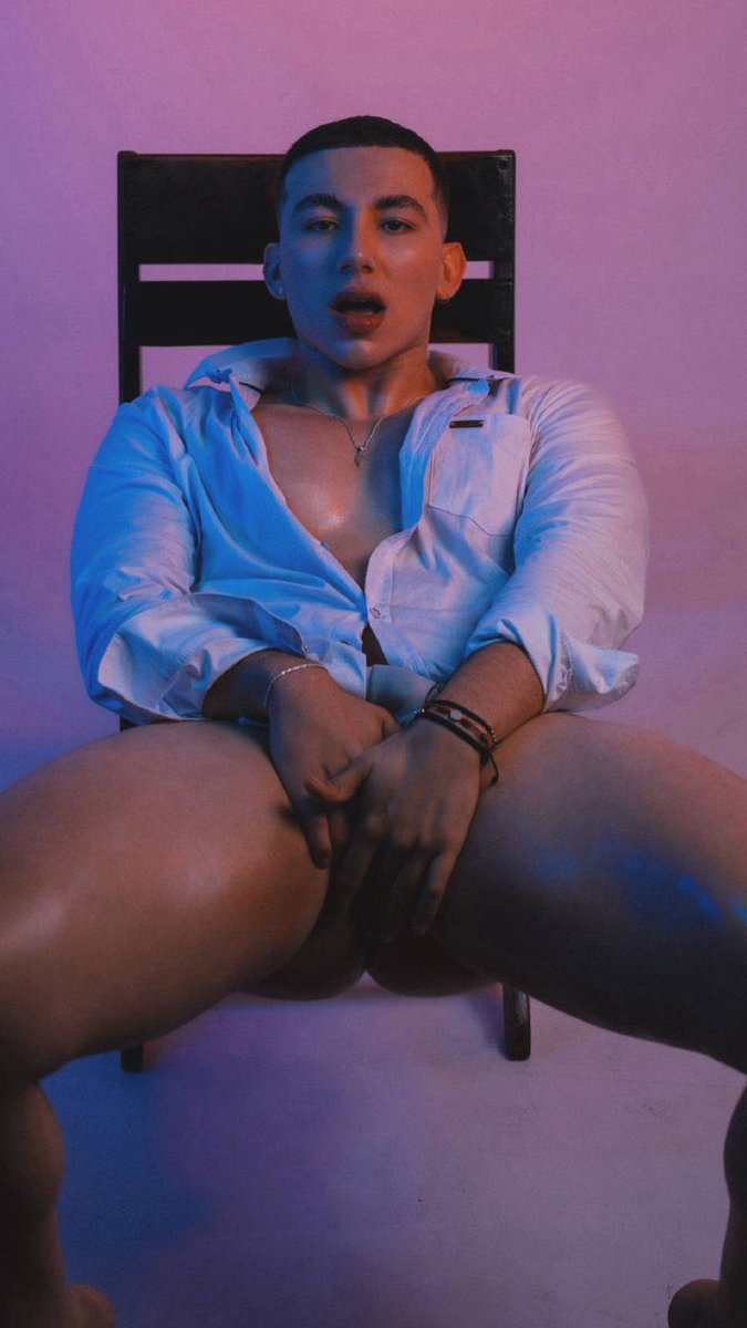 sebastianrioszx's tweet photo. Can kiss me in my 🍆? 🫣 https://t.co/5WgZ9OSHOg