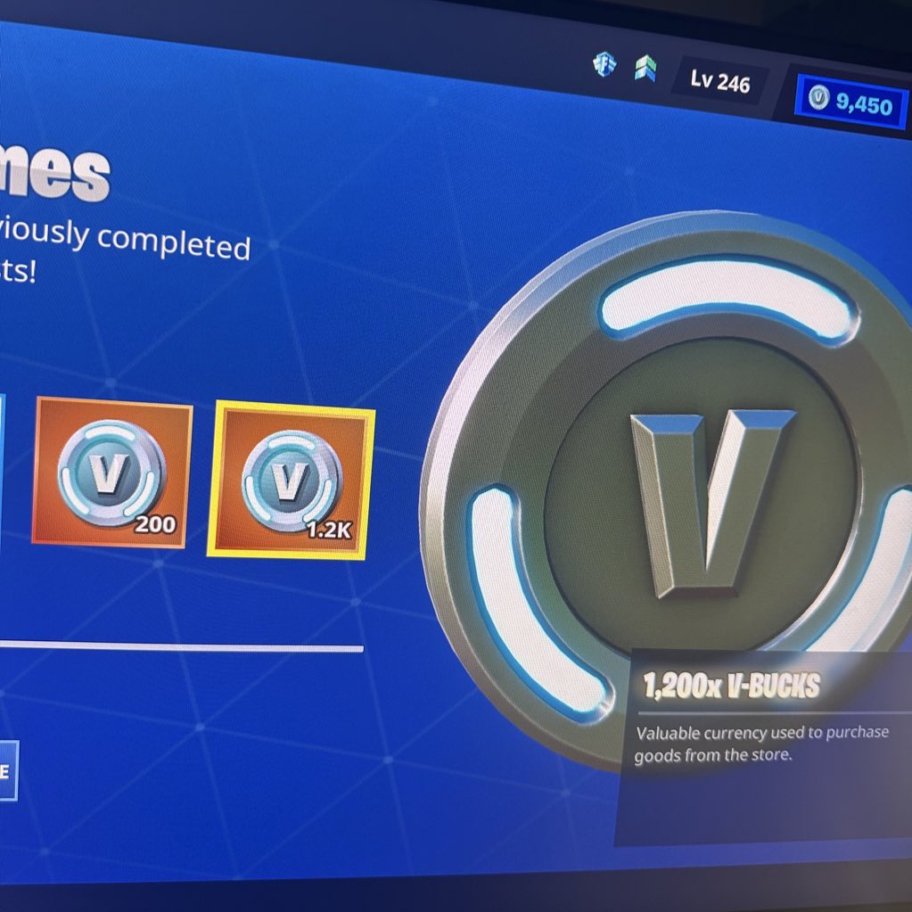Like this tweet and reply if you want a Fortnite STW Founders code!

Don’t miss this chance because you get a lot of FREE V-Bucks from Founders 👀