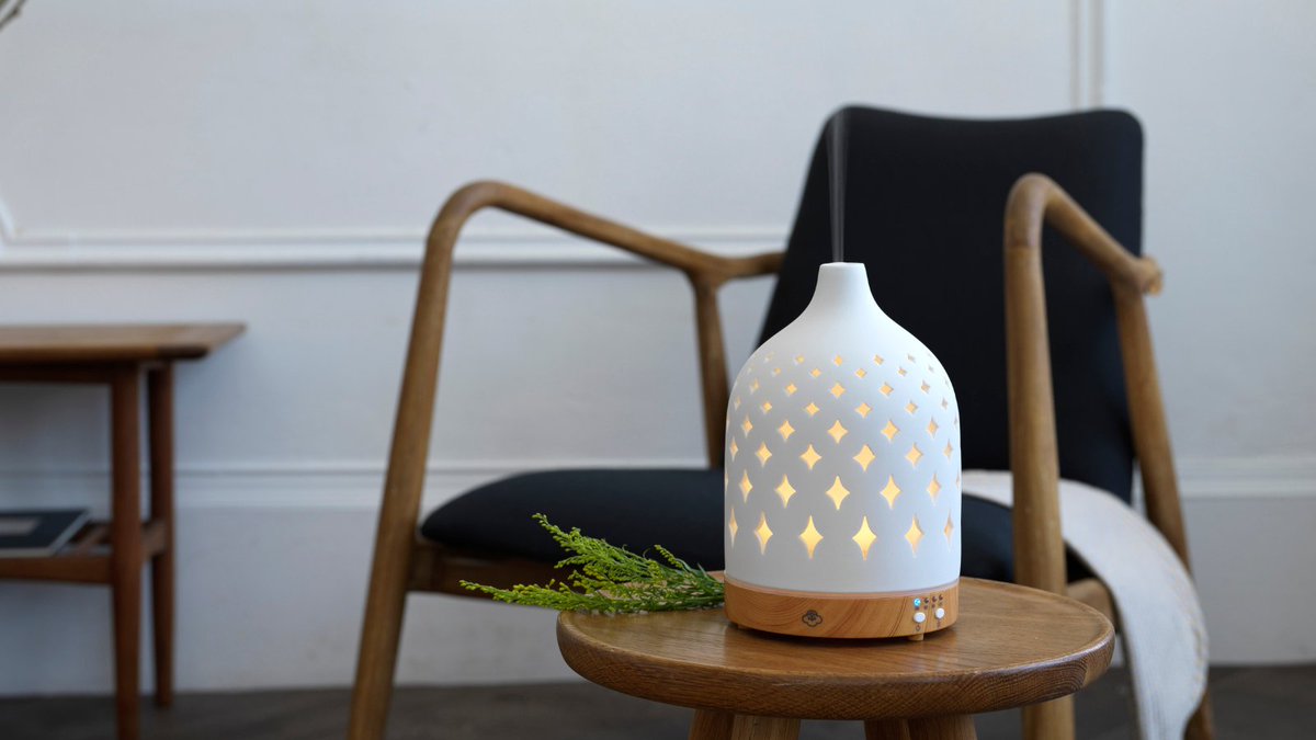 SereneHouseUSA's tweet photo. With a detailed ceramic cover, the Supernova Ultrasonic Diffuser will add an elegant touch to every room.

#serenehouseusa
#serenehouse
#serenehousediffusers
#aromatherapy
#diffuser
#aromadiffuser
#essentialoildiffuser
#essentialoil
#youngliving
#doterra
#diffusersrock https://t.co/z2Jjk1BYT6