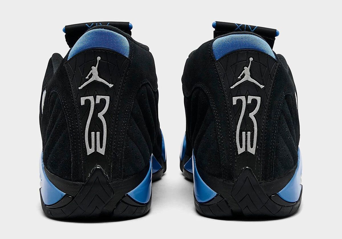 SneakerNews's tweet photo. 🚨 RETAILER IMAGES: Air Jordan 14 "Black/University Blue" 🏀
🗓️ March 21st
💰 $205 USD

Full gallery >> https://t.co/v2JrDa3qiR https://t.co/mz4WqN5ItR