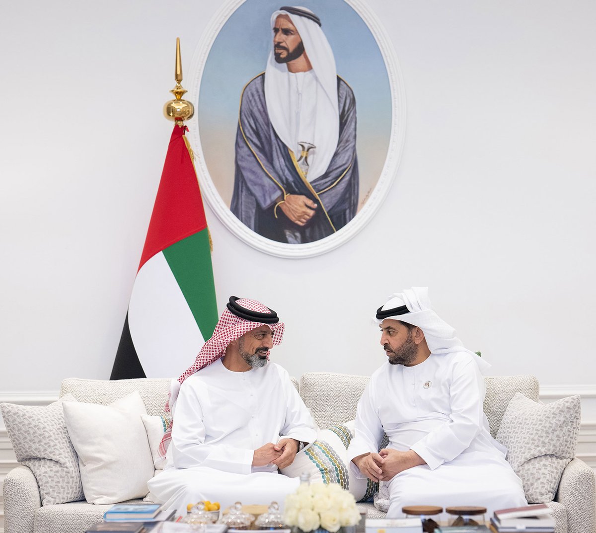 RRCDR_AD's tweet photo. حمدان بن زايد يستقبل ولي عهد عجمان https://t.co/rlW0FBKA6z https://t.co/QgNXR8qJZ6