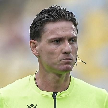 Lobosdacuruzufc's tweet photo. Apita o #reXPA
ÁRBITRO: RAMON ABATTI ABEL - SC
ÁRBITRO ASSISTENTE 1: BRUNO BOSCHILIA - PR
ÁRBITRO ASSISTENTE 2: FÁBIO PEREIRA - TO https://t.co/qJpT0aNF2q