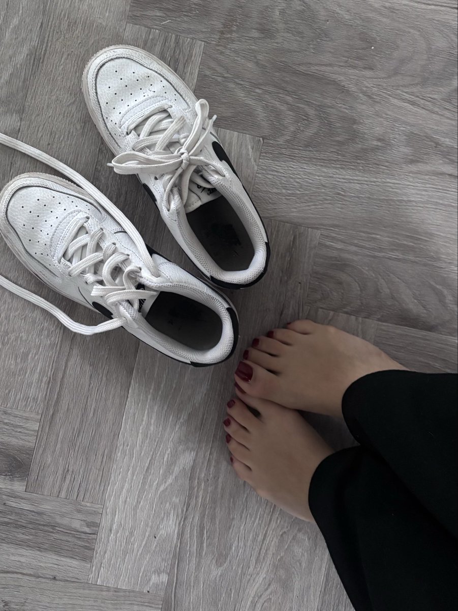 Mypetitefeet91 tweet media