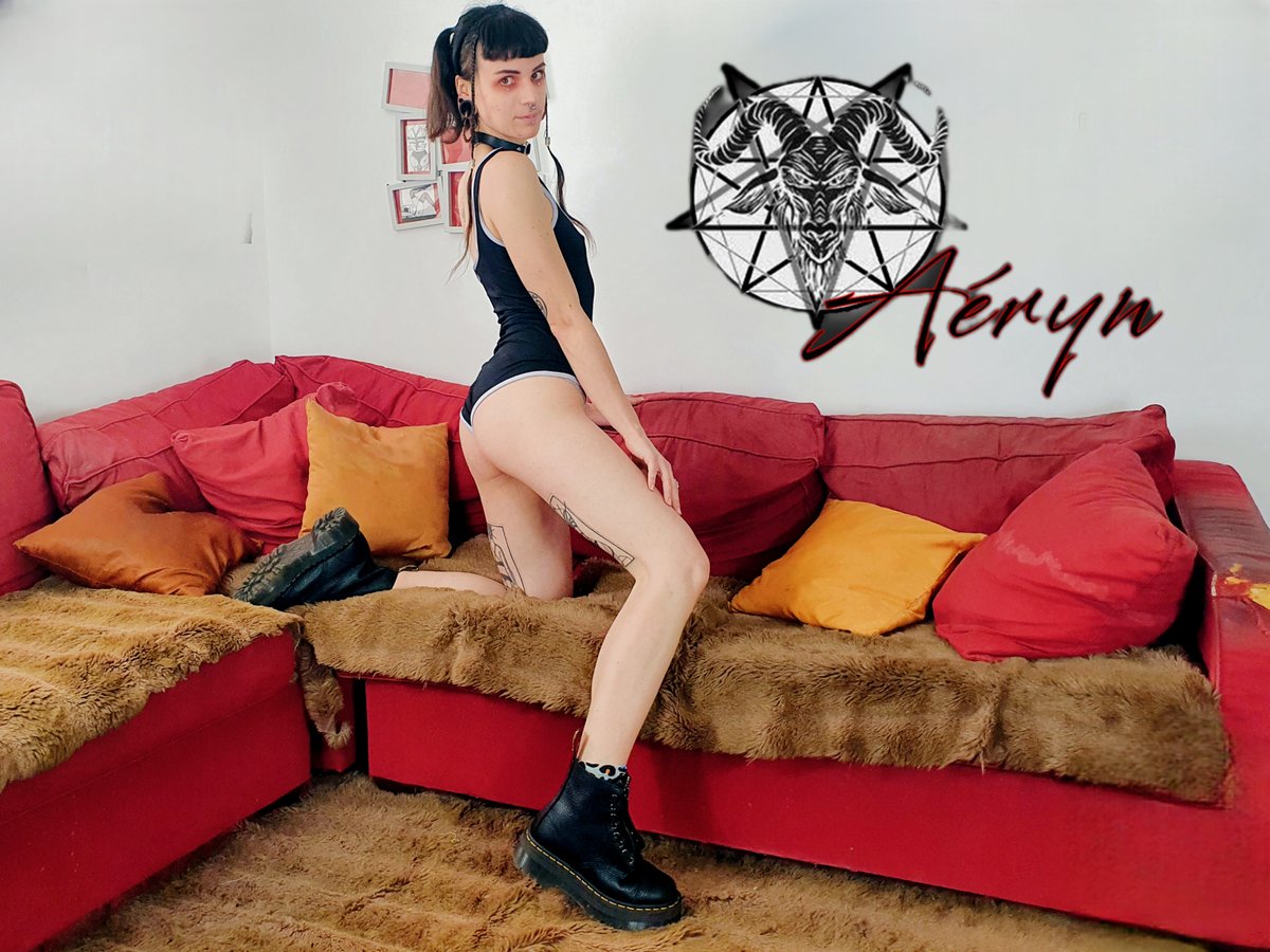 AerynPro's tweet photo. Je fais confiance à l’instinct… et à la magie. 📷 #intuitionfirst #witchmindset #occultenergy #divinefeminine https://t.co/4etIj9q9RC