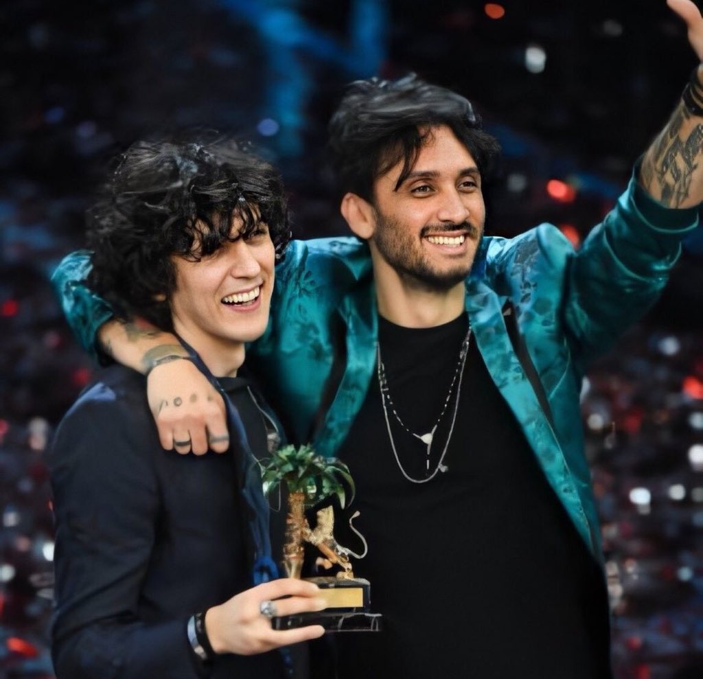 daunasolaparte's tweet photo. ma ricordiamolo al mondo WHO WAS THE ORIGINAL SHIP 
#Sanremo2026 #MetaMoro https://t.co/ChWY4l21cG