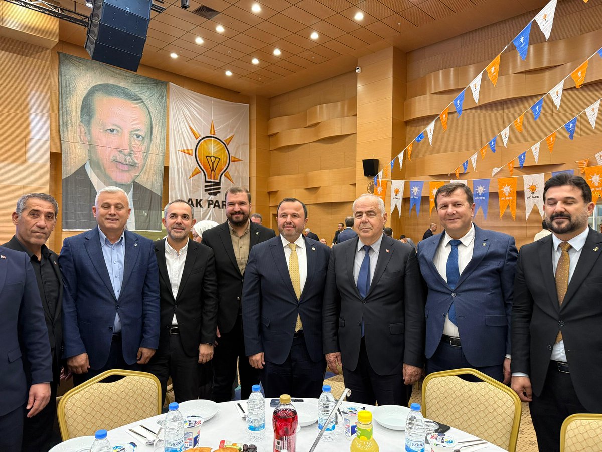 📍Antalya 
Ramazanın bereketini ve AK Parti ailemizle aynı sofrada paylaşmanın huzurunu yaşadık. 

Genel Başkan Yardımcımız, AK Parti Genel Sekreterimiz Eyüp Kadir İnan’ın teşrifleriyle Bakanımız Mevlüt Çavuşoğlu, MKYK Üyemiz Menderes Türel, Milletvekillerimiz, İl Başkanımız Ali
