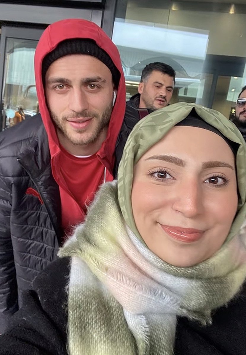 GDomaldo's tweet photo. Benim anlamadığım bu kız sürekli Zorlu Center’da falan mı yatıyor… nerden denk düşürüyor bu kadar ünlüyü aw https://t.co/7VYIZCddhs