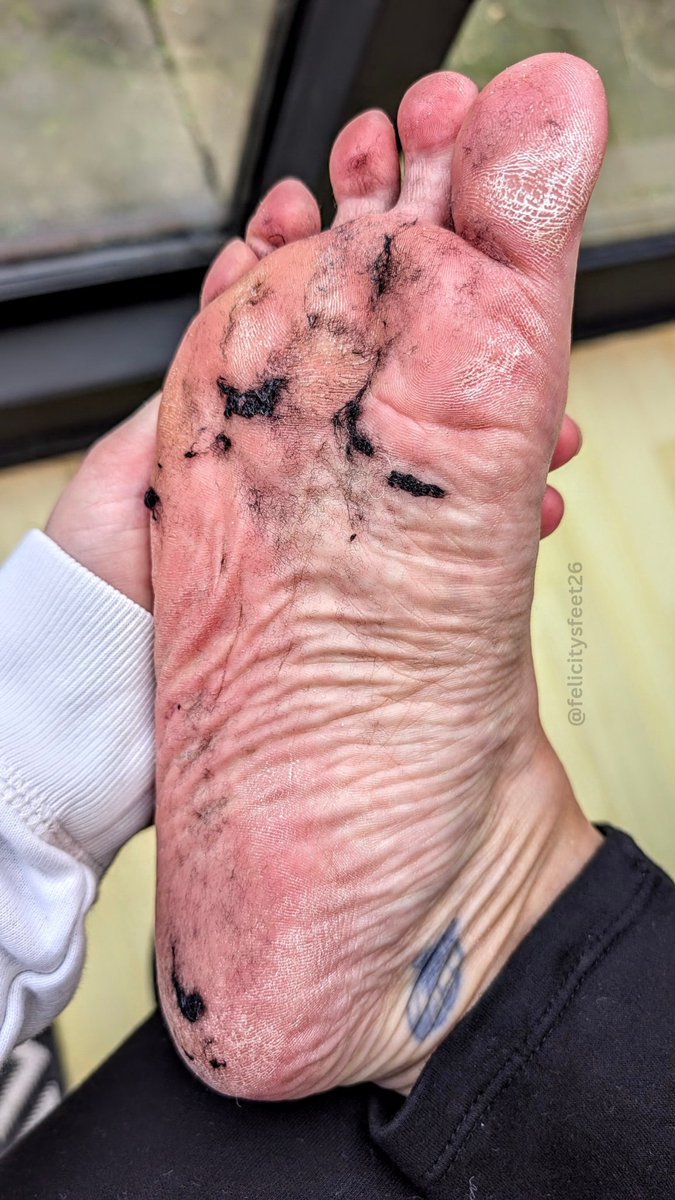 FelicitysFeet26's tweet photo. Fluffy Friday Night Feet 😍

#FootLover #FootFetish #LittlePiggies #SmellyFeet #ToesAndSoles #FeetWorship #PrettyFeet #Solestagram #Feet #NakedFeet #FeetLovers #WrinkledSoles #BareFeet #GirlsBareFeet @rt_feet @feetexplorerRT @Feetopia @feetparade @Feetcentral13 @FootBeauties https://t.co/Z1lGZ0htfI