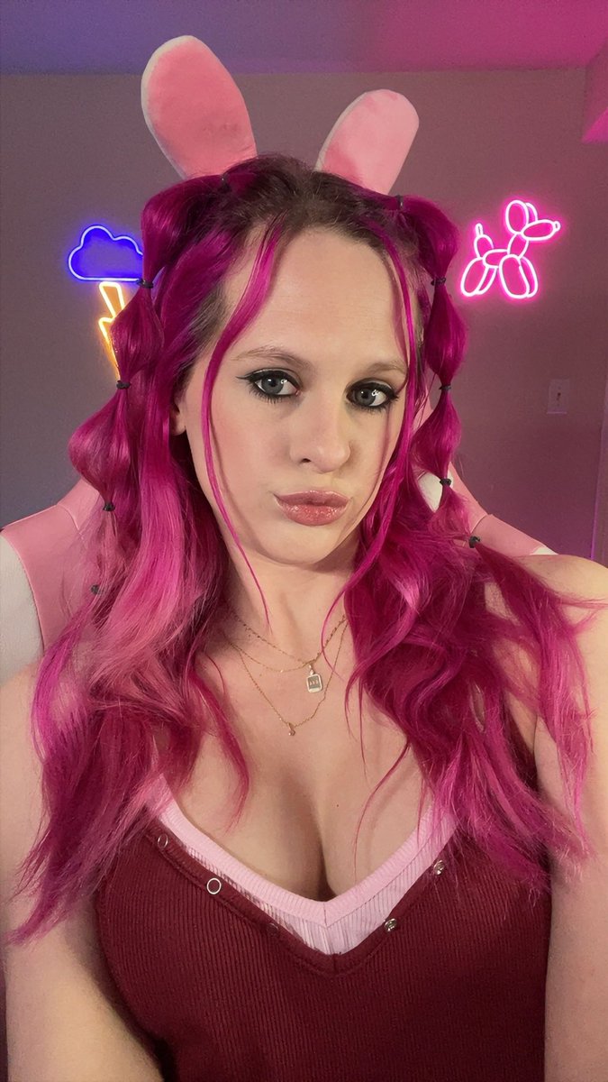 maddsbby's tweet photo. LIVE NOW https://t.co/fCskEDww01 https://t.co/1u3u5sqW0C