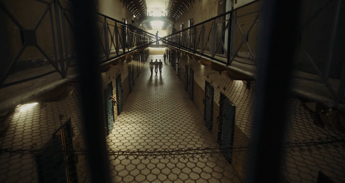 TaniaPenasalv's tweet image. El segundo capítulo de #Portobello me ha gustado todavía más que el primero que ya era magnífico. Toda la detención, el ingreso en la cárcel, el sin sentido de la acusación... Brillante.