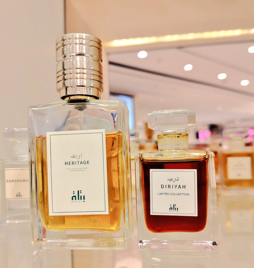 وش لنا بالكواكب البعيدة
بتلة وحدة وتدخلون مدار الفخامة فورا

_عطر إرث عود صريح فاخر 
_دهن درعية مخلط عود كلاسيكي 
#رابطة_عشاق_العطور