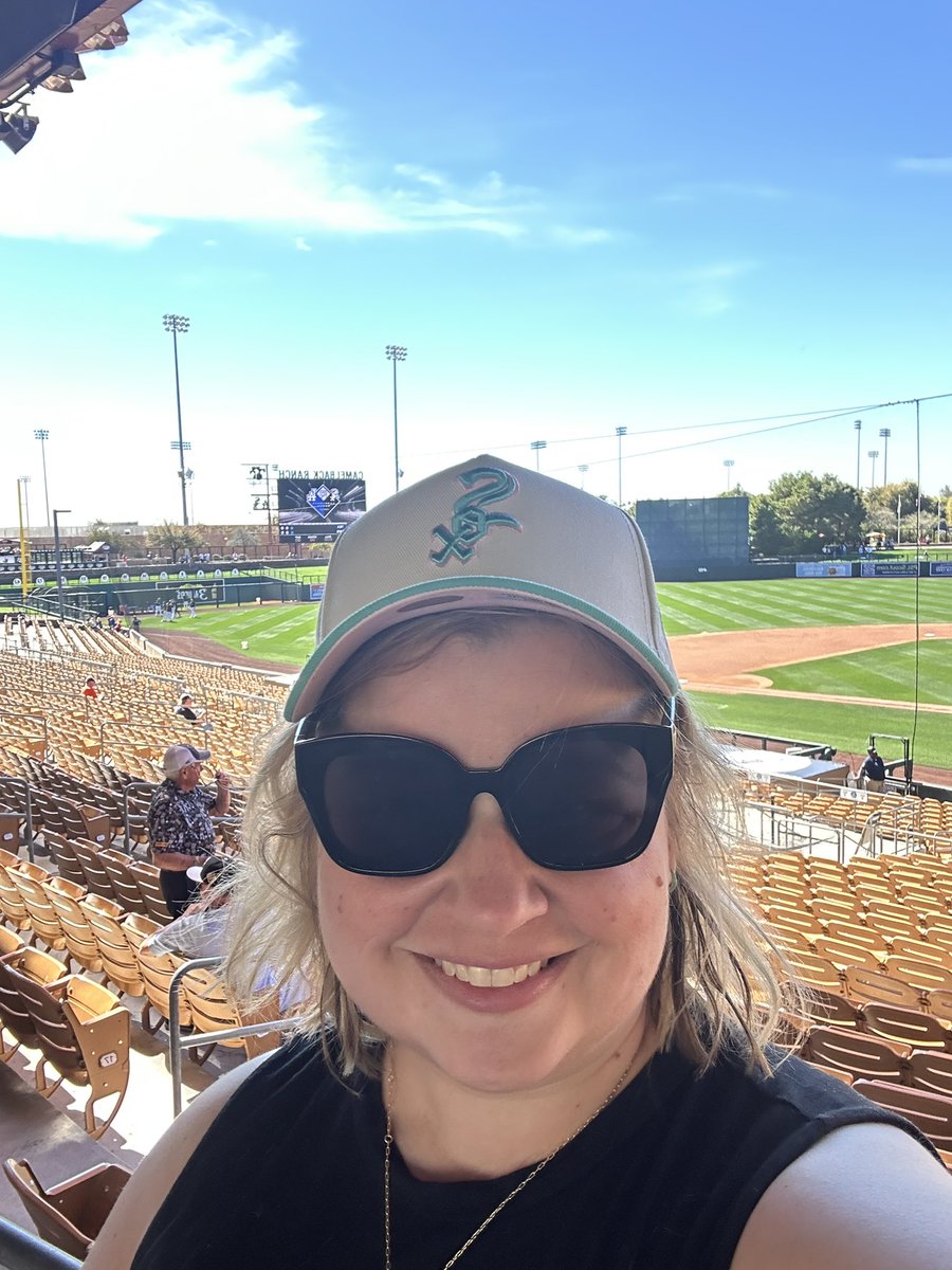 KEH1982's tweet photo. First time @camelbackranch with @whitesox https://t.co/tog57r5mRP