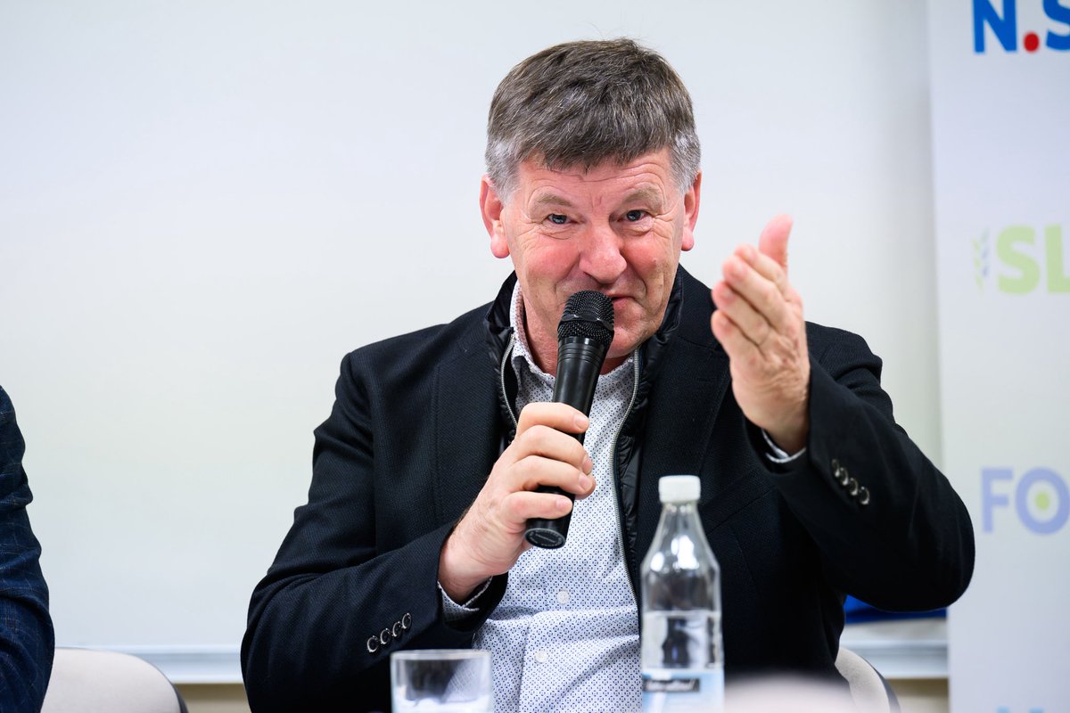 Navdušujoč večer v Šmarju pri Jelšah. 

Z Martinom Mikoličem in Francem Bogovičem smo spregovorili o razmerah v regiji, njenem razvoju, o preštevilnih izzivih, kot je denimo obvoznica. 

Polna dvorana je izžarevala srčnost, predanost in podporo. Predvsem pa zavezanost skupnemu