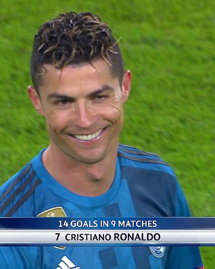 Como achávamos isso normal PQP!!!

Fato é:

Nenhum jogador na história vai conseguir fazer oque o Cristiano Ronaldo fez na Champions League

O cara usava HACK