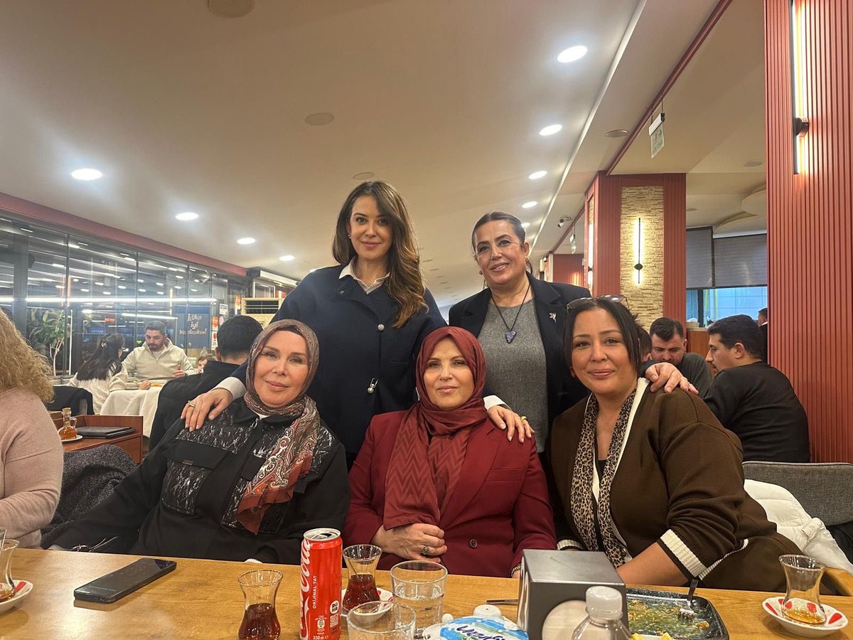 dlbrelf's tweet photo. 📌 İl KAÇEP İftar Buluşması
Milliyetçi Hareket Partisi İzmir İl Başkanımız  Veysel Şahin ve İl KAÇEP Komisyonumu ile iftar programında biraraya geldik.
Varolsun Teşkikatımız
Varolsun Teşkilatımızın   güçlü kadınları!
🤘🇹🇷🤘🇹🇷🤘 https://t.co/POcidqWNOs
