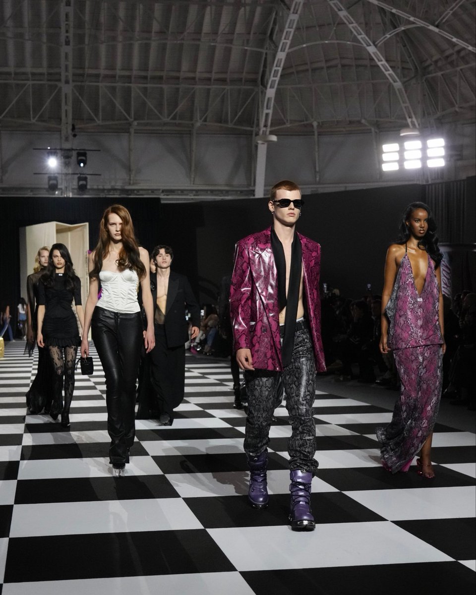 Milano Fashion Week tweet media