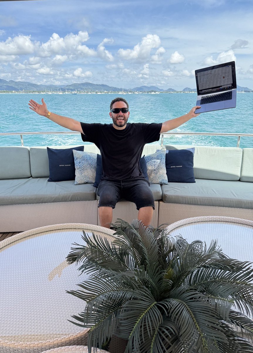 timothysykes's tweet photo. It’s the last trading day of the month, my last day in Asia and I’ve been on fire with my trading to end this week so I had to trade with this beautifullllll view here in #thailand as it’s my duty toremind everyone just how great thr #laptoplifestyle is!

You tell me, would you trade from here too?! 

I hope you’re having a great week, see everyone in Miami for #t4ac as this market absolutely rocks for all prepared traders!
