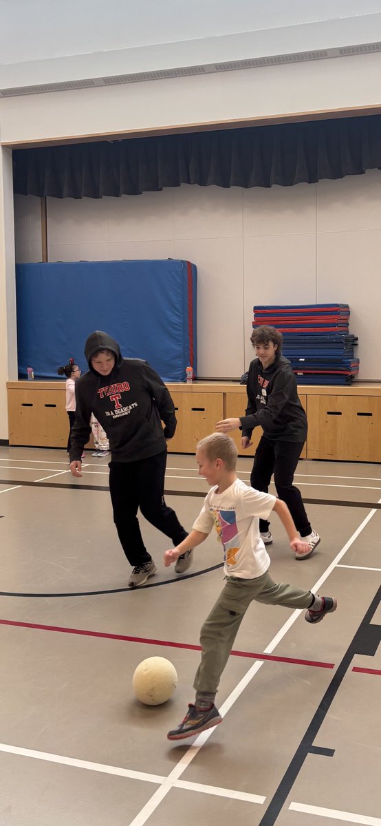 trurobearcats's tweet image. Drew Keiver and Jace Evans spent the morning out at Bible Hill Consolidated Elementary helping out with Ms. MacDonald’s Phys. Ed classes. Thanks for having us out! #teamfirsT #CatsInTheCommunity