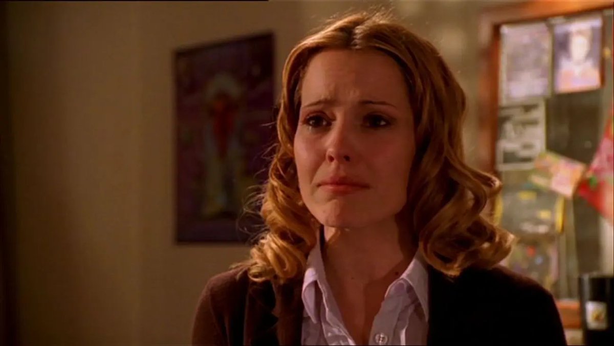 oxentepipoca's tweet photo. Há 25 anos, ‘Buffy the Vampire Slayer’ fazia história com a exibição de ‘The Body’, um dos melhores e mais devastadores episódios de todos os tempos. https://t.co/cY9blDaGST