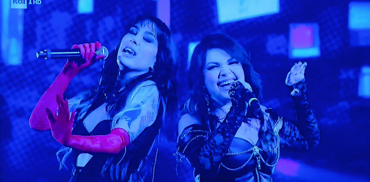 Ho la pelle d'oca!!!!!! Divine!!!!!!!! ❤️❤️❤️❤️❤️❤️ #Sanremo2026