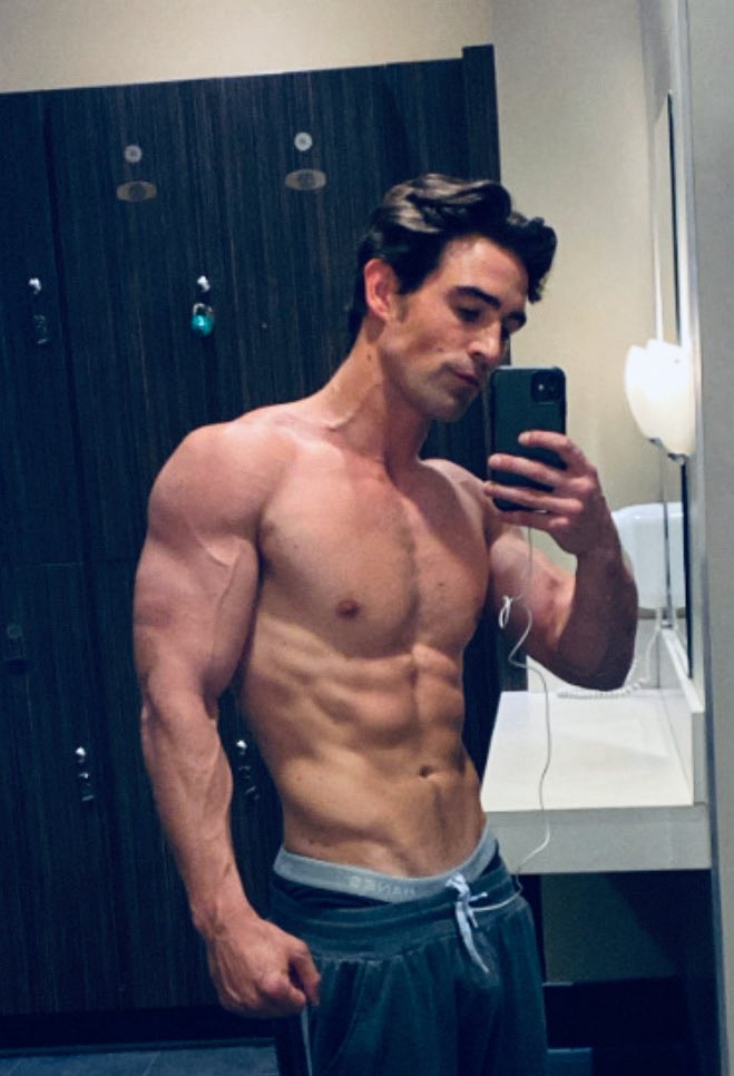 Axel Stone tweet media