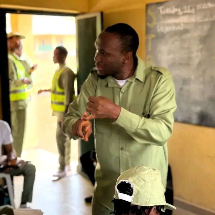 niesatcdsilorin's tweet photo. like 💪✨

INNOVATING THE WORLD 🌎 🌎 🌎 
BUILDING THE NATION 🚀🚀🚀

#NIESATCDSILORIN 
#fun 
#nysc 
#fypシ゚viralシfypシ゚ 
#letsgetthepartystarted https://t.co/Y1pSzQcI2b
