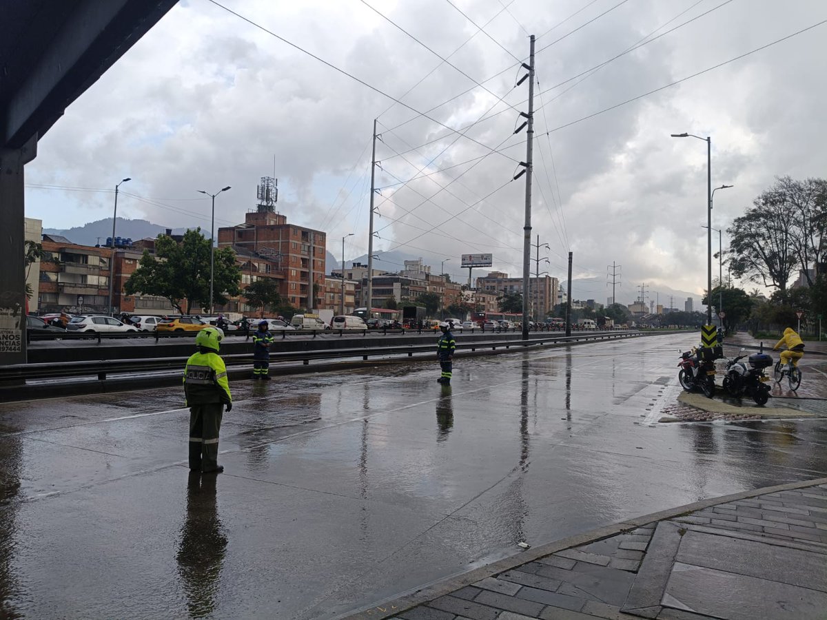 Policía de Tránsito Bogotá tweet media