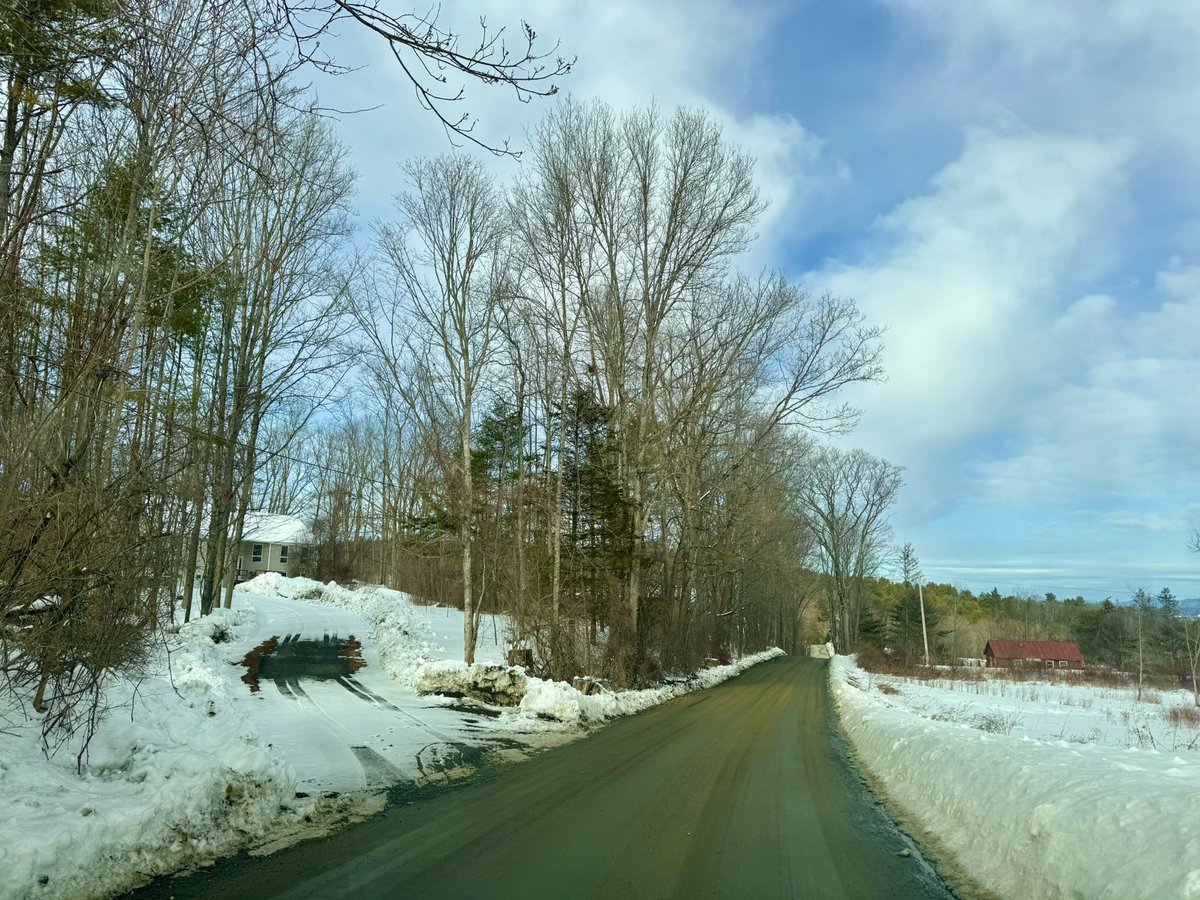 BryanMarquard's tweet image. This scene is more meaningful to me than to others. The house at left was where we lived in the late '90s on a Vermont dirt road, about 15 miles southwest of where we live now. The time was wonderful, mud season and all. I drive by now and then. #vermont