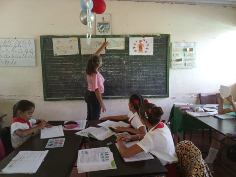 La maestra  Deilis Nuñez de 4to  grado de nuestra institución educativa se prepara para participar en el evento "Por los caminos del Saber." #PalmaSoriano.