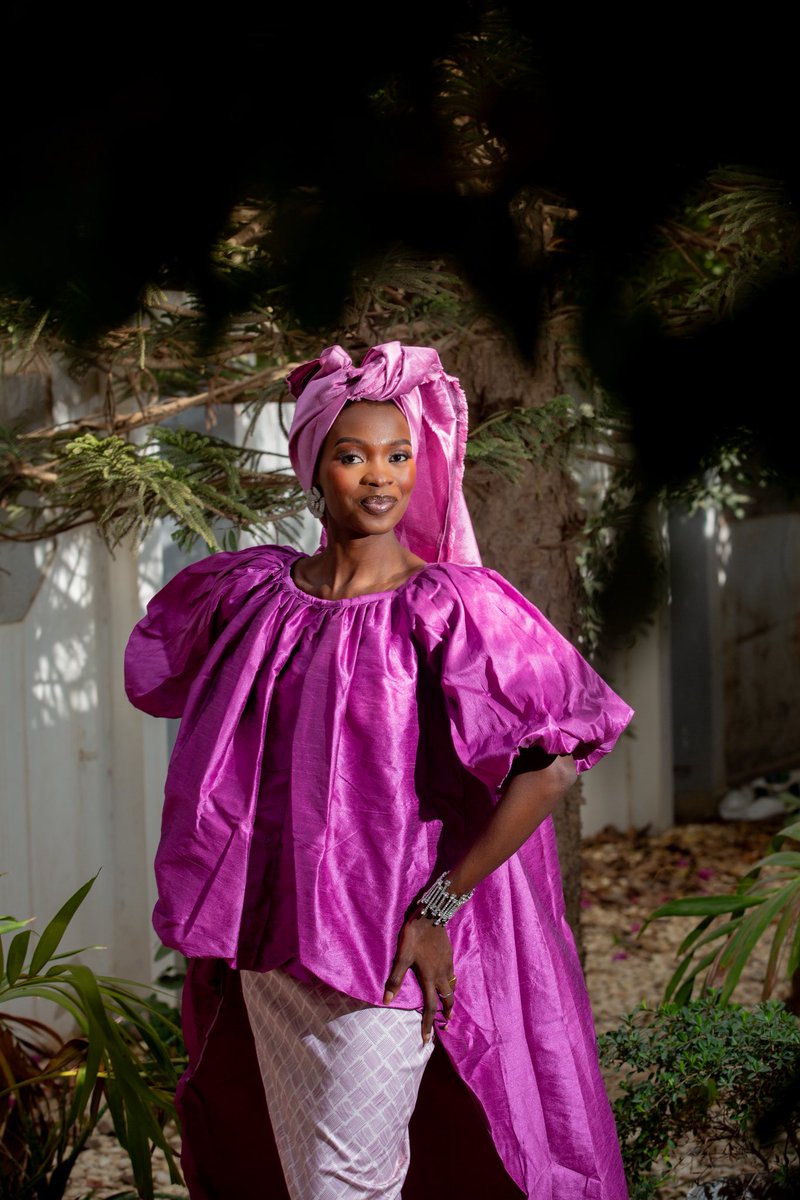 Kushina120's tweet photo. Ensemble « Noudji » en tissu santoum, à manches larges et encolure ronde, associé à une jupe longue en brocart léger.
Un style qui allie tradition africaine et modernité.

🏷️ 60.000fr https://t.co/MBIU3NxYc4