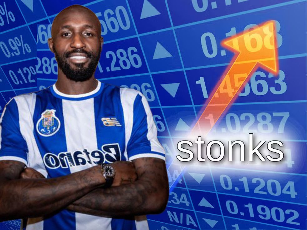 -Chega emprestado em janeiro

-Marca ao rival na estreia

-Salva a equipa ao 4.º jogo